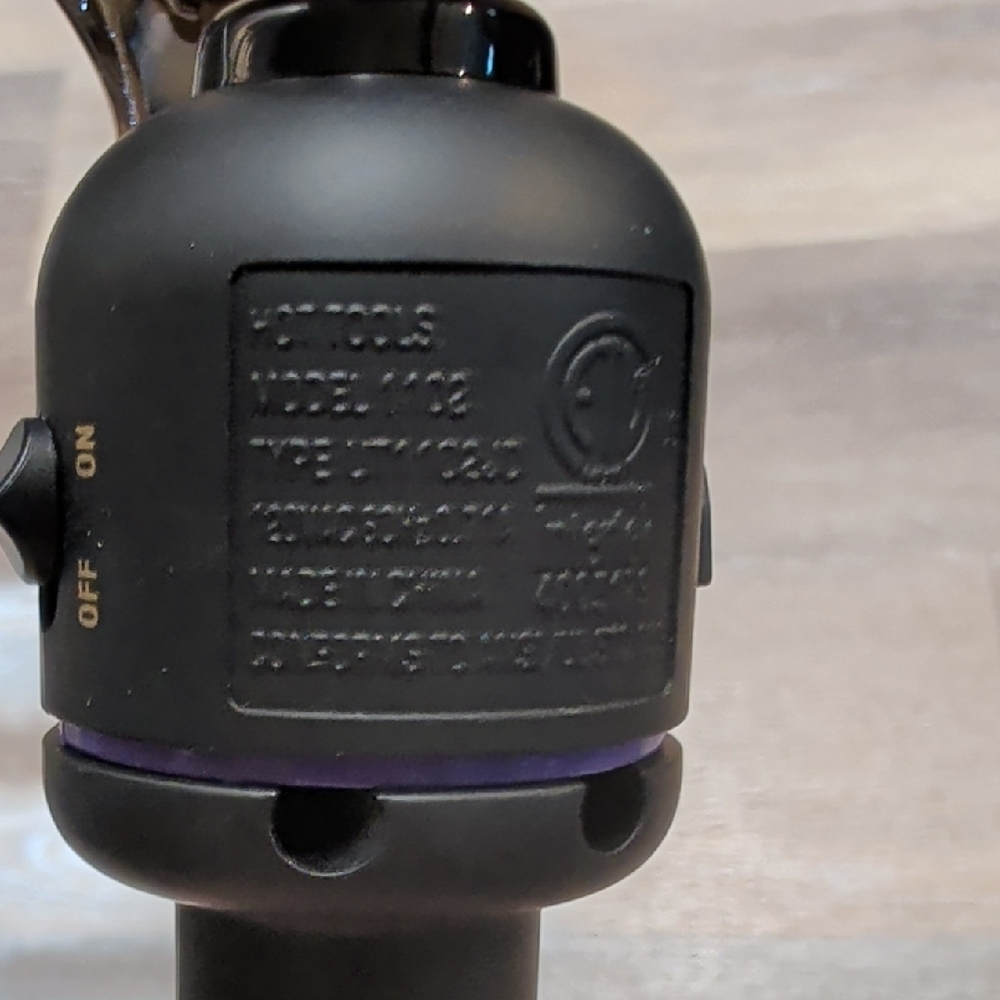 Hot Tools Curling Iron - Picture 3 of 4